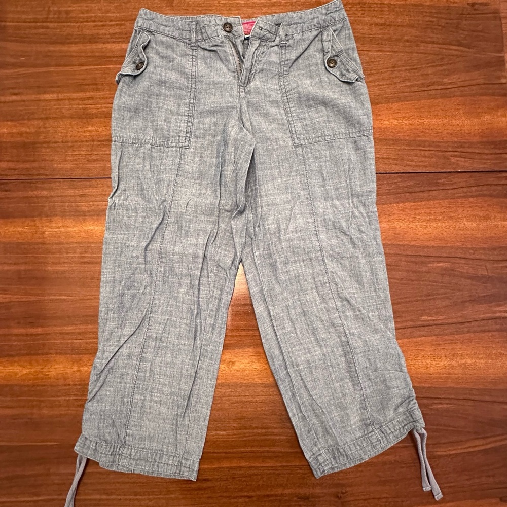 Merona ladies Chambray blue cargo pants, cropped. Size 2